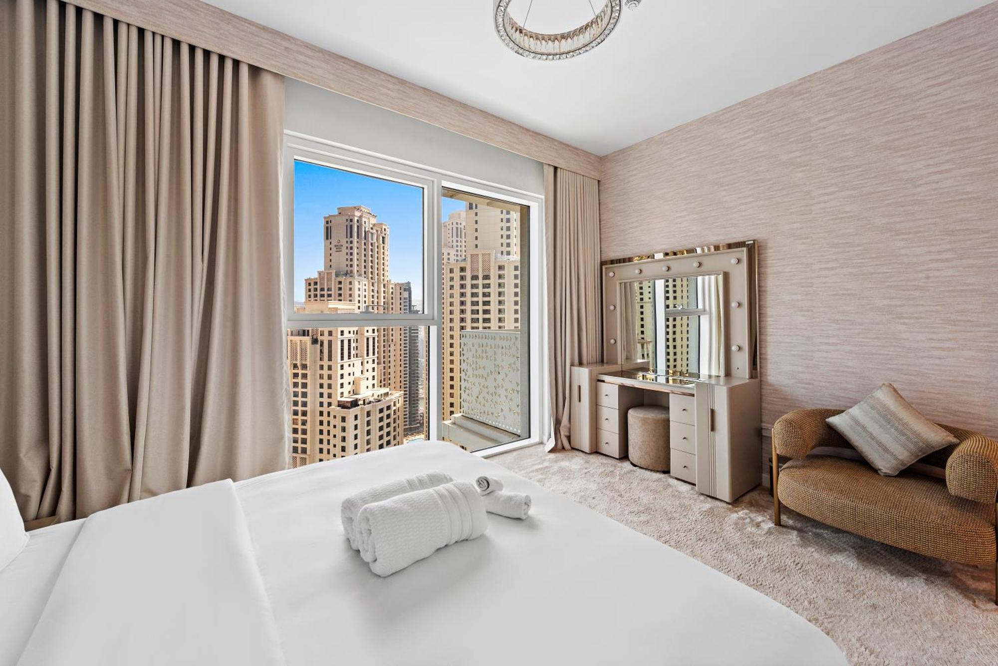 La Vie, Jbr,